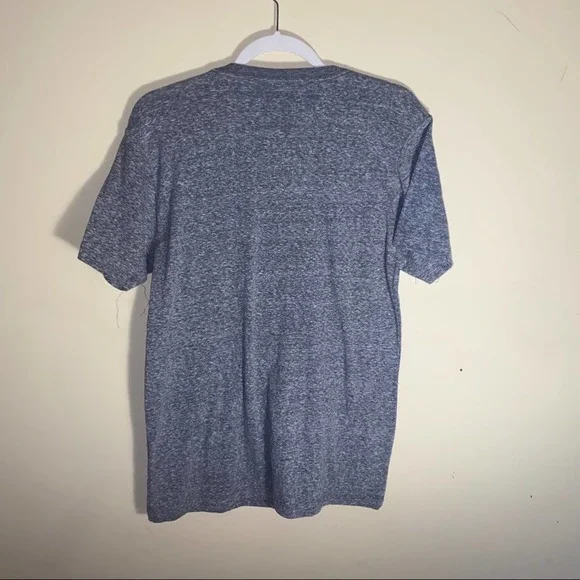 🦬DISNEY Minnie and Mickey gray Graphic Tee Sz M - Picture 2 of 3